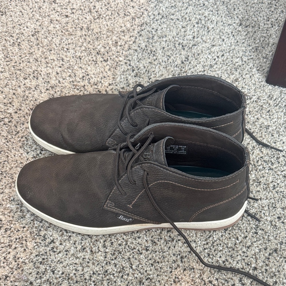 Bass Dark Brown Men's Chukka Boots with White Sole